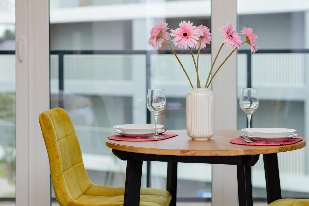 Studio With Balcony Warsaw Kokoryczki By Noclegi Renters エクステリア 写真