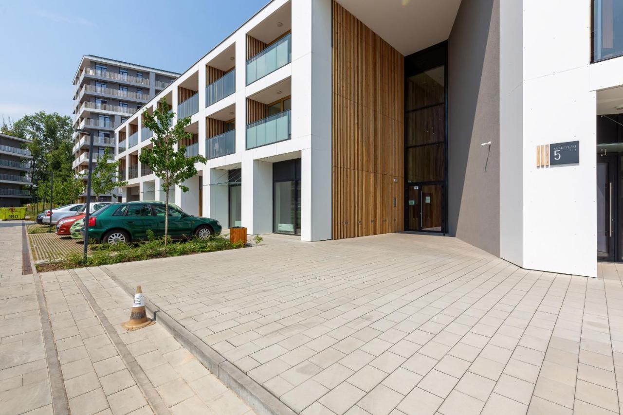 Studio With Balcony Warsaw Kokoryczki By Noclegi Renters エクステリア 写真